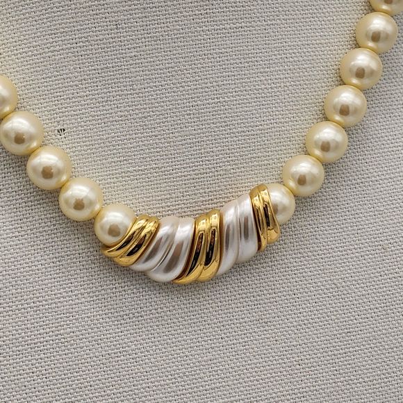 Napier Vintage 80s Simulated Pearl 16" Necklace - Picture 3 of 6